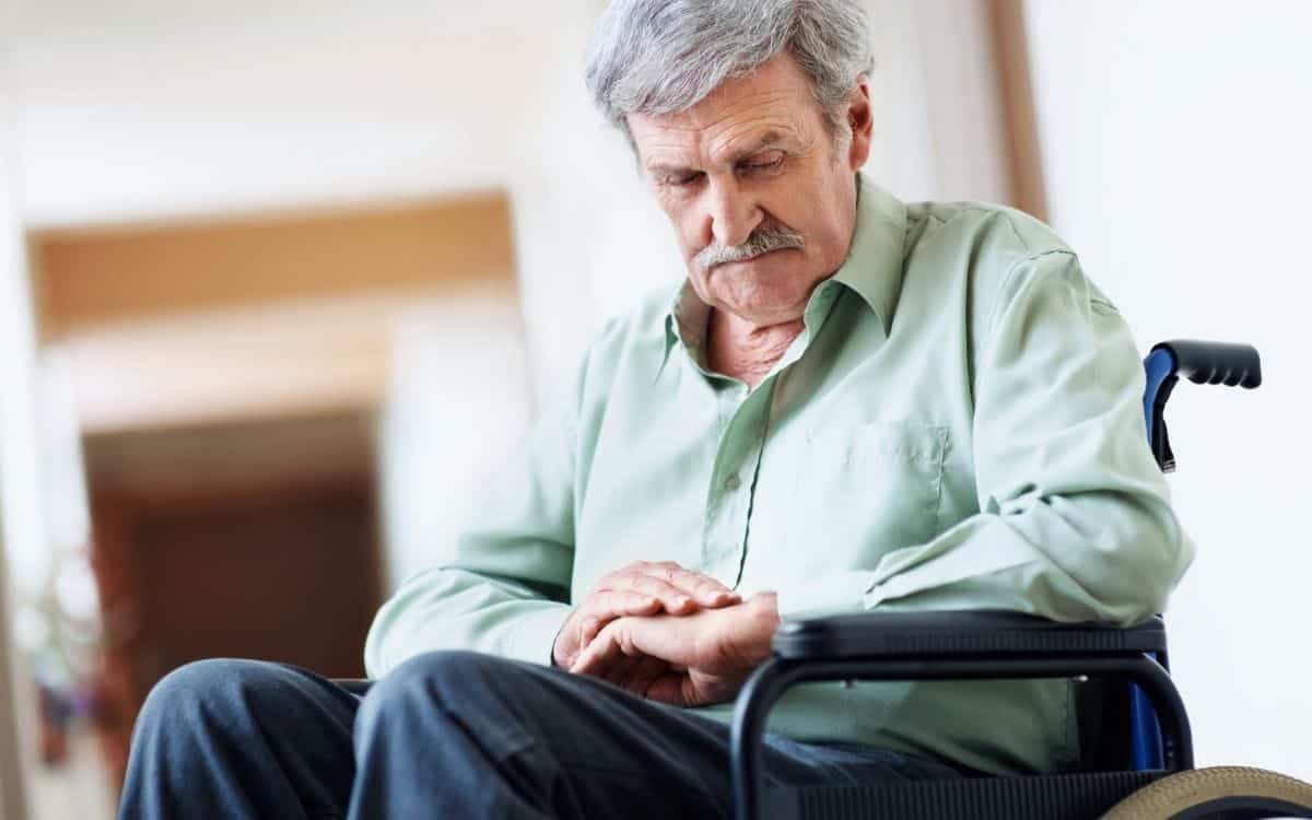 How to Effectively Manage Chronic Health Challenges in Retirement